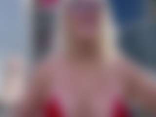 Fit Cougar's Live Sex Cam Show