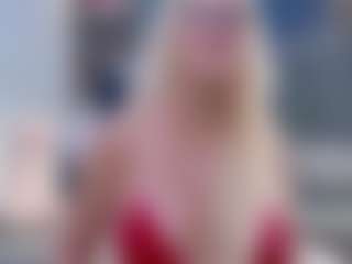 Fit Cougar's Live Sex Cam Show