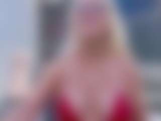 Fit Cougar's Live Sex Cam Show
