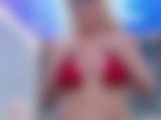 Fit Cougar's Live Sex Cam Show