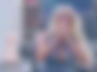 Fit Cougar's Live Sex Cam Show
