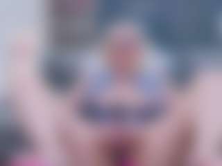 Fit Cougar's Live Sex Cam Show