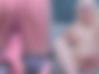 Fit Cougar's Live Sex Cam Show