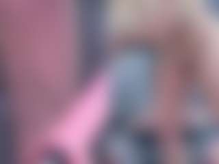 Fit Cougar's Live Sex Cam Show