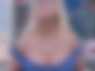 Fit Cougar's Live Sex Cam Show