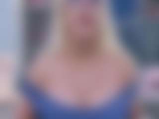 Fit Cougar's Live Sex Cam Show