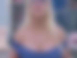 Fit Cougar's Live Sex Cam Show