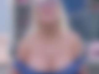 Fit Cougar's Live Sex Cam Show
