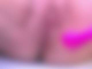 Fit Cougar's Live Sex Cam Show