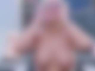 Live cam show with Fit Cougar - Granny Dildo on StripNow