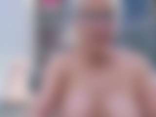 Live cam show with Fit Cougar - Granny Dildo on TastyBlacksLive