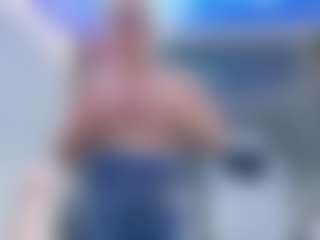 Fit Cougar's Live Sex Cam Show