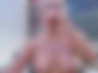 Fit Cougar's Live Sex Cam Show