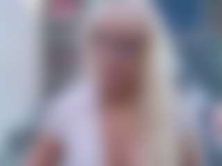 Fit Cougar's Live Sex Cam Show