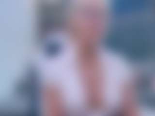 Live cam show with Fit Cougar - Bedroom MILF on slutload