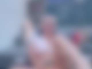 Fit Cougar's Live Sex Cam Show