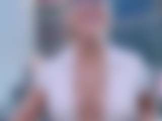 Fit Cougar's Live Sex Cam Show