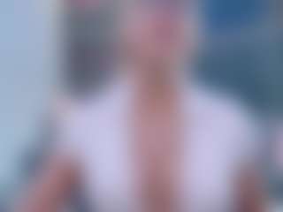 Fit Cougar's Live Sex Cam Show