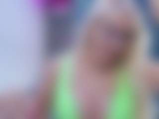 Live cam show with Fit Cougar - Bedroom Blonde Hair on crypto-cams