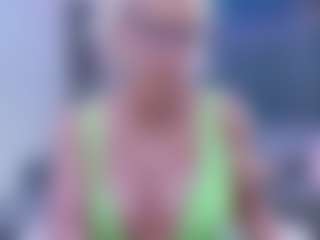 Live cam show with Fit Cougar - Cougar on Hubzter Live