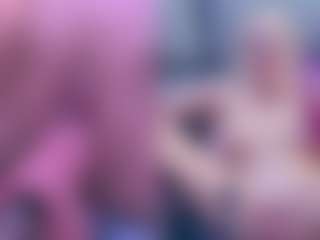 Fit Cougar's Live Sex Cam Show