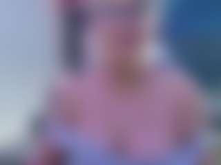 Fit Cougar's Live Sex Cam Show
