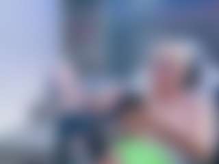 Fit Cougar's Live Sex Cam Show