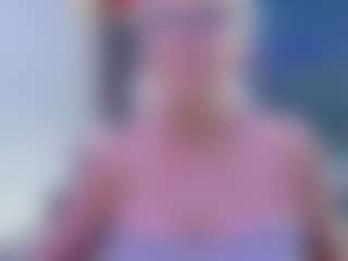 Fit Cougar's Live Sex Cam Show