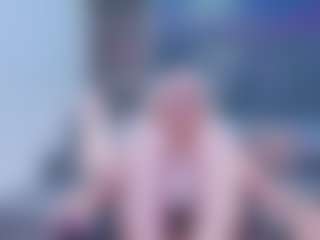 Fit Cougar's Live Sex Cam Show