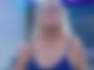Fit Cougar's Live Sex Cam Show