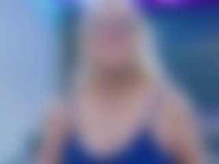Fit Cougar's Live Sex Cam Show