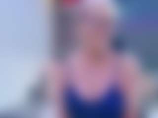 Fit Cougar's Live Sex Cam Show