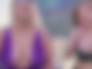 Fit Cougar's Live Sex Cam Show