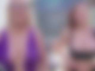 Fit Cougar's Live Sex Cam Show