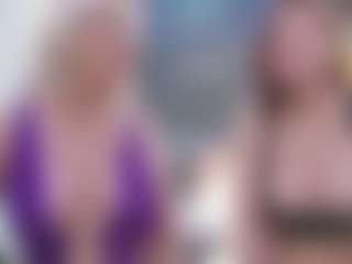 Fit Cougar's Live Sex Cam Show