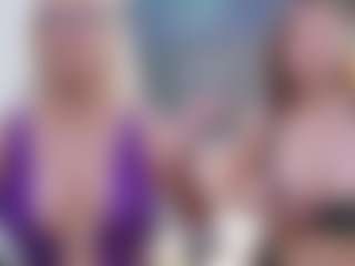 Fit Cougar's Live Sex Cam Show