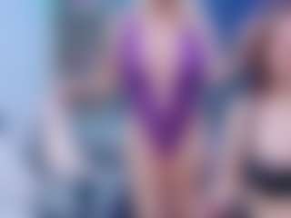 Fit Cougar's Live Sex Cam Show