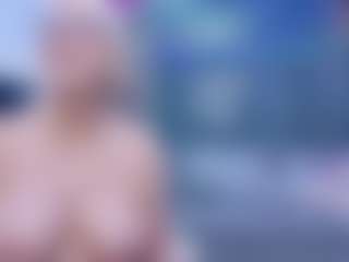 Fit Cougar's Live Sex Cam Show