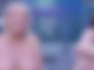 Fit Cougar's Live Sex Cam Show