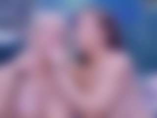 Fit Cougar's Live Sex Cam Show