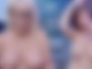 Fit Cougar's Live Sex Cam Show