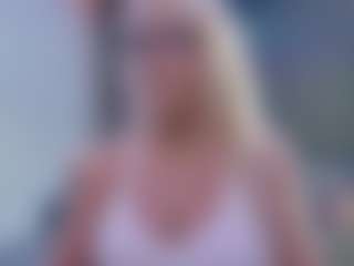 Fit Cougar's Live Sex Cam Show