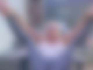 Live cam show with Fit Cougar - Blowjob on Camsoda