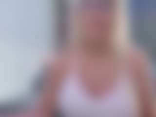 Fit Cougar's Live Sex Cam Show