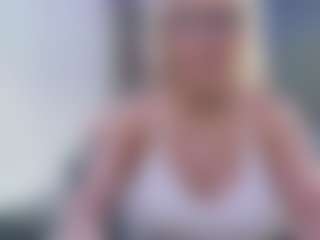 Fit Cougar's Live Sex Cam Show