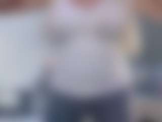 Fit Cougar's Live Sex Cam Show
