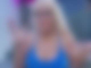 Live cam show with Fit Cougar - Blonde Hair on liverealitysex.com