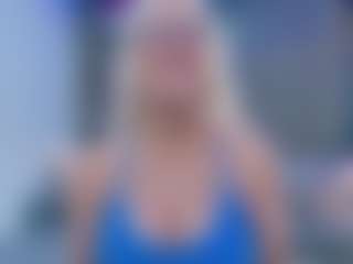 Fit Cougar's Live Sex Cam Show
