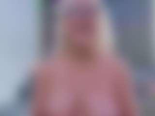 Show de câmera ao vivo com Fit Cougar - Trimmed Granny no Camsoda