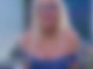 Fit Cougar's Live Sex Cam Show